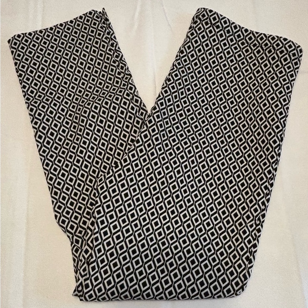 Karen Kane Monochrome Diamond Pattern‎ Pants